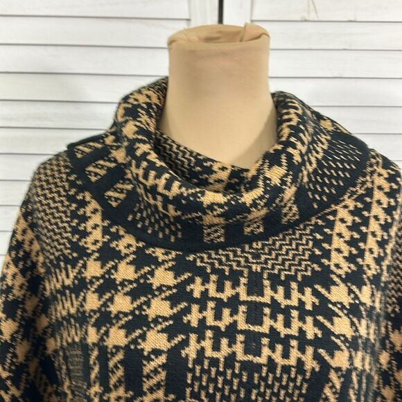 Chico's Poncho Size Medium S/M Plaid Knit Fringe NWOT - Picture 4 of 13